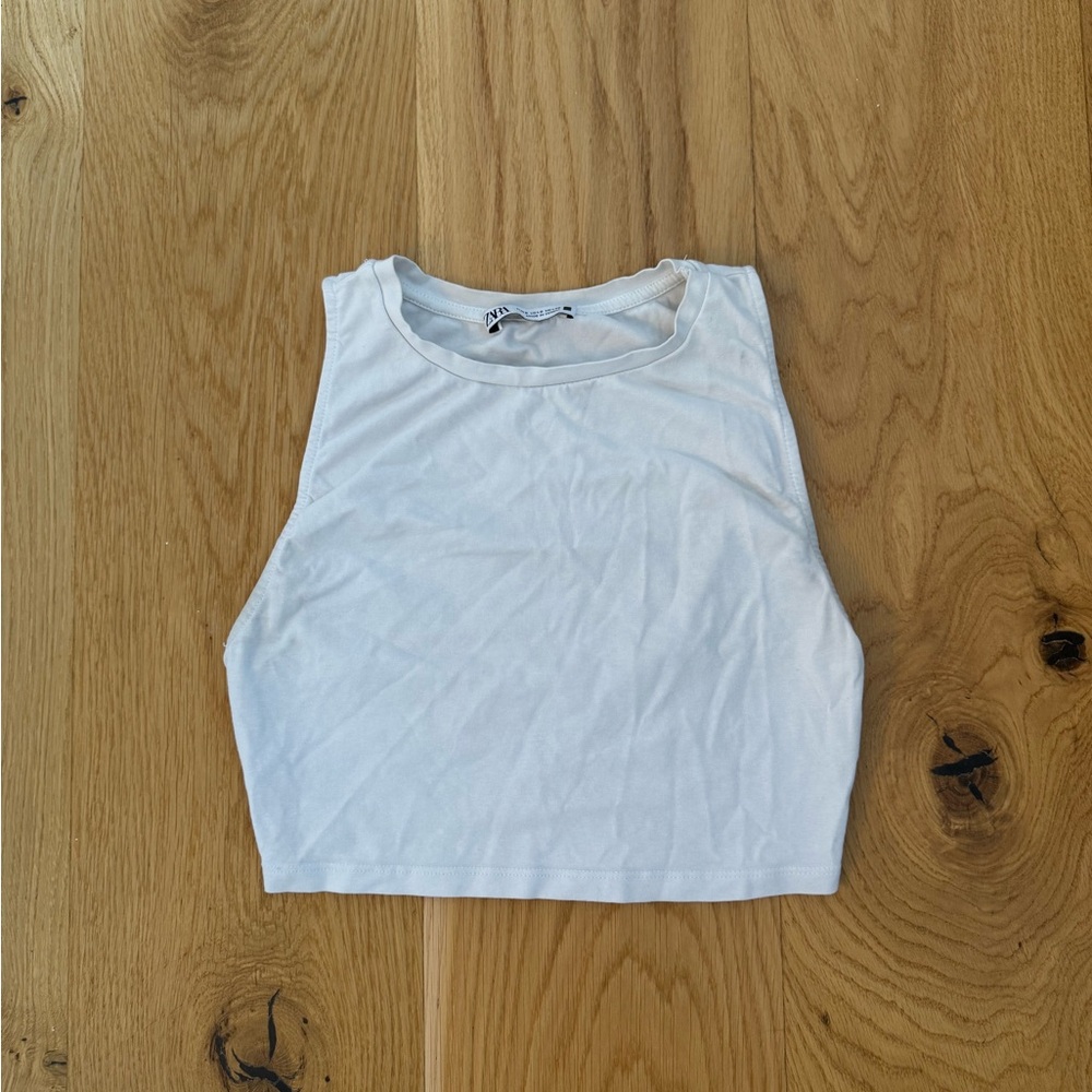 EUC White Cropped Zara Tank